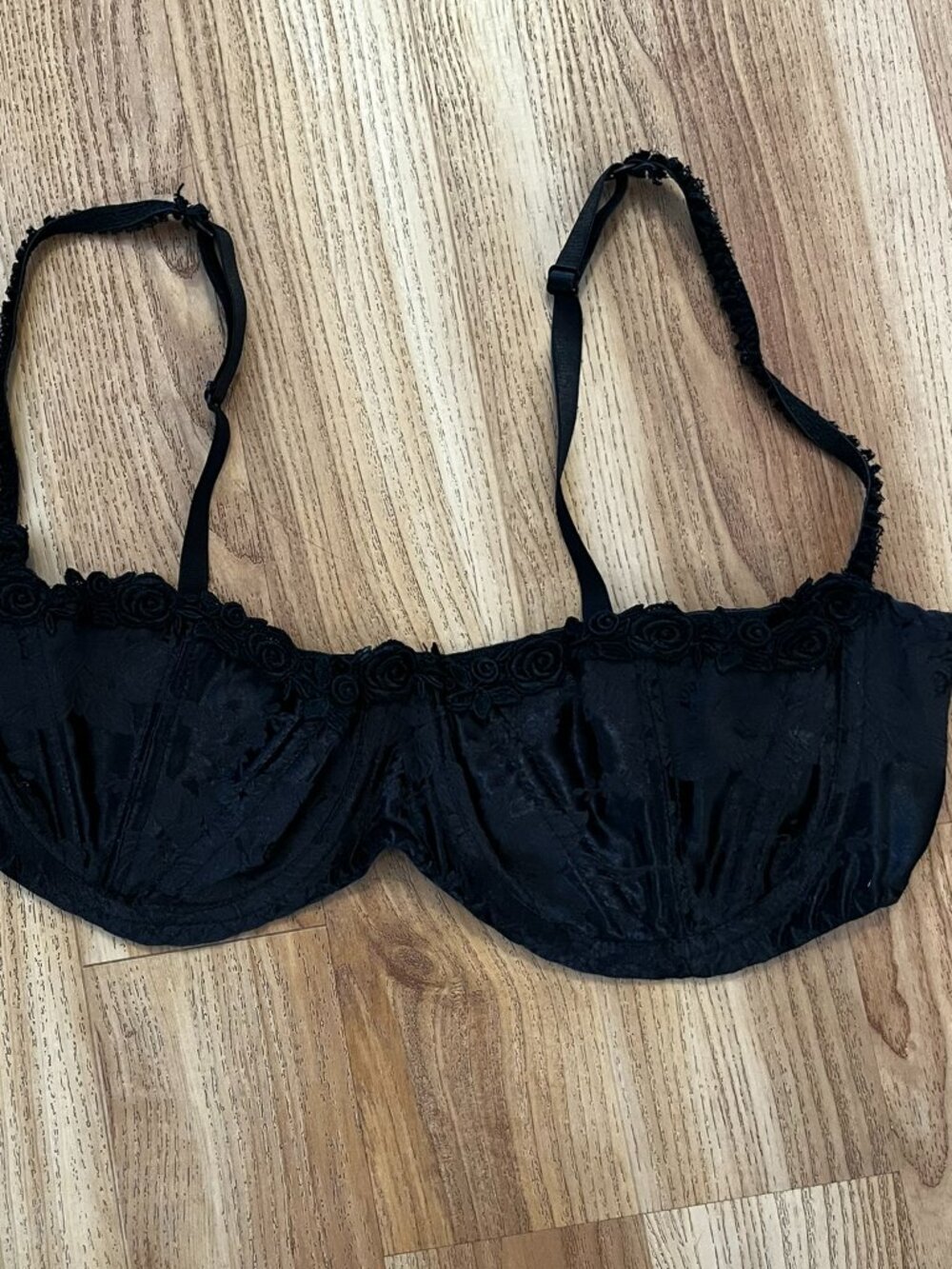 Vintage 80s Intimates Attitudes Woman's Black Lace Underwire Sexy Bra Sz 42